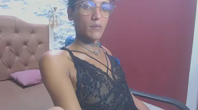 Snapshot of Dayana_20cm chatting on 03.11.25 Dayana 20cm online show from 03.11.25