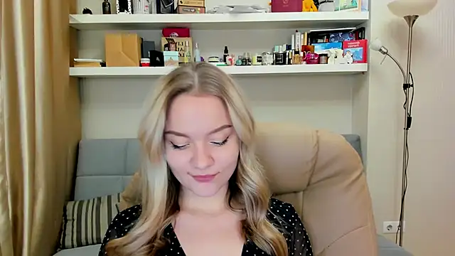 Snapshot of Kara_Smith_ chatting on 12.01.24 Kara Smith online show from 12.01.24