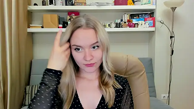 Snapshot of Kara_Smith_ chatting on 12.02.24 Kara Smith online show from 12.02.24