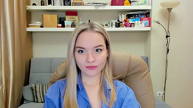 Snapshot of Kara_Smith_ chatting on 02.16.25 Kara Smith online show from 02.16.25