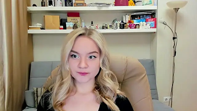 Snapshot of Kara_Smith_ chatting on 02.22.25 Kara Smith online show from 02.22.25