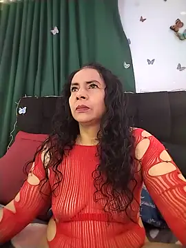 Snapshot of AlexaNovoa_ chatting on 11.12.25 AlexaNovoa online show from 11.12.25