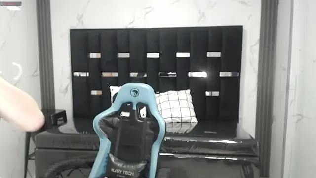 Snapshot of valeria_a1 chatting on 10.23.25 valeria a1 online show from 10.23.25