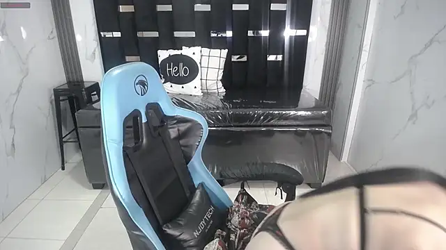 Snapshot of valeria_a1 chatting on 10.27.25 valeria a1 online show from 10.27.25