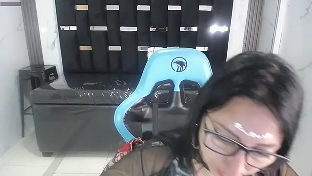 Snapshot of valeria_a1 chatting on 10.29.25 valeria a1 online show from 10.29.25