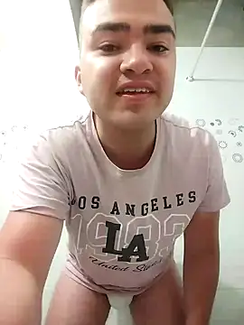 Snapshot of Andy-rtg chatting on 11.14.25 Andy-rtg online show from 11.14.25