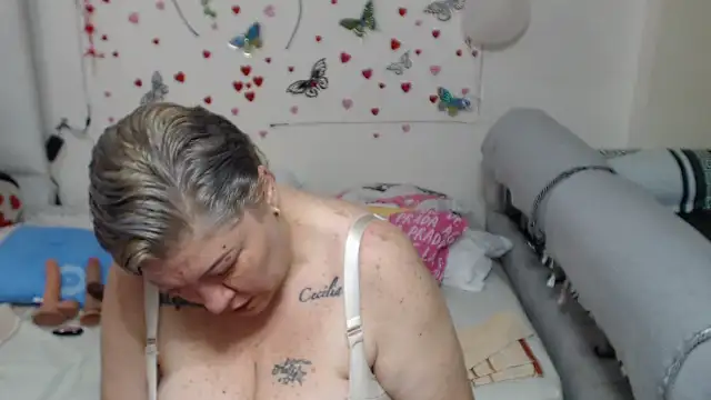 Snapshot of Olgahunder chatting on 02.09.26 Olgahunder online show from 02.09.26