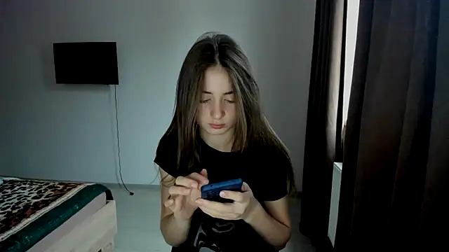 Snapshot of LilyHaart chatting on 11.07.25 LilyHaart online show from 11.07.25