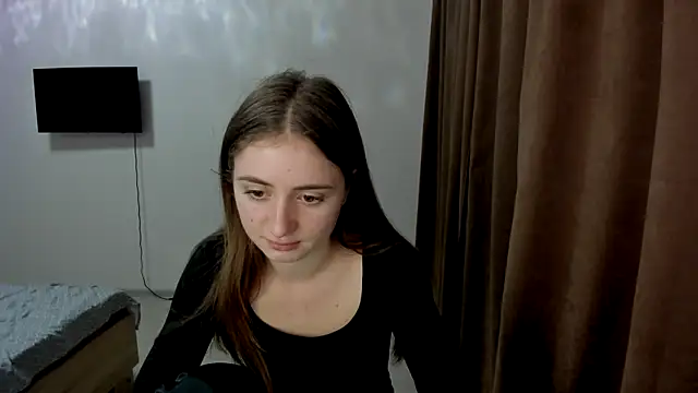 Snapshot of LilyHaart chatting on 11.13.25 LilyHaart online show from 11.13.25