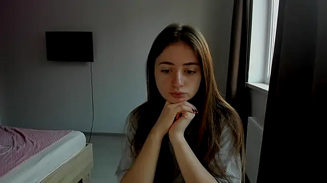 Snapshot of LilyHaart chatting on 11.22.25 LilyHaart online show from 11.22.25