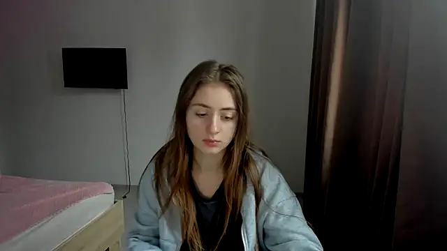 Snapshot of LilyHaart chatting on 11.24.25 LilyHaart online show from 11.24.25