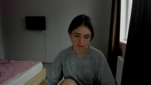 Snapshot of LilyHaart chatting on 11.29.25 LilyHaart online show from 11.29.25