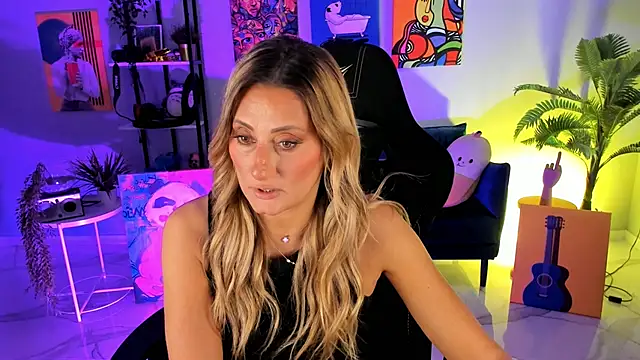 SarahAlluring online show from 10.19.25