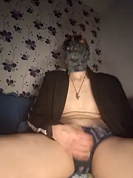 Snapshot of ThePython666 chatting on 03.10.25 ThePython666 online show from 03.10.25