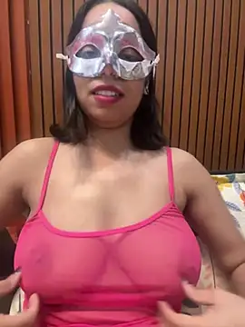 Snapshot of lustyindiancouple chatting on 03.21.25 lustyindiancouple online show from 03.21.25