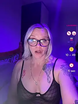 Curvy-Cleo online show from 06.03.26