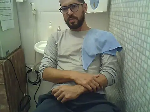 Snapshot of pdasgyn chatting on 10.29.25 pdasgyn online show from 10.29.25