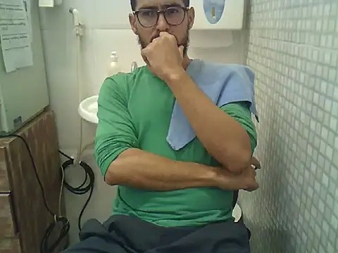 Snapshot of pdasgyn chatting on 10.31.25 pdasgyn online show from 10.31.25