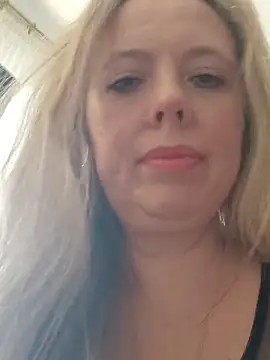 Snapshot of Irina3718 chatting on 10.30.25 Irina3718 online show from 10.30.25