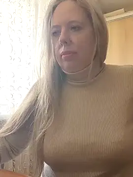 Snapshot of Irina3718 chatting on 10.31.25 Irina3718 online show from 10.31.25