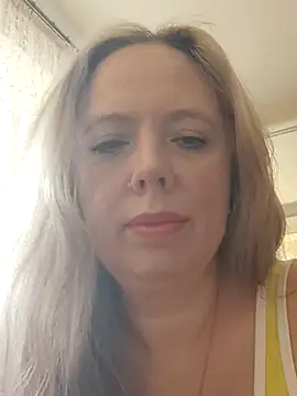 Snapshot of Irina3718 chatting on 11.22.25 Irina3718 online show from 11.22.25