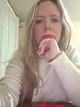 Snapshot of Irina3718 chatting on 11.26.25 Irina3718 online show from 11.26.25