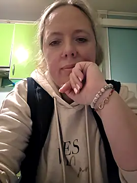 Snapshot of Irina3718 chatting on 12.15.25 Irina3718 online show from 12.15.25