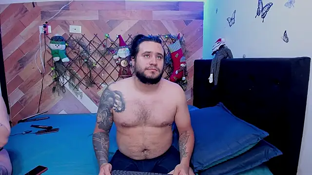 Snapshot of EmilyandChristianTattoos chatting on 12.20.25 EmilyandChristianTattoos online show from 12.20.25