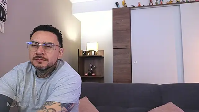 Snapshot of Te_para_2 chatting on 10.08.25 Te para 2 online show from 10.08.25