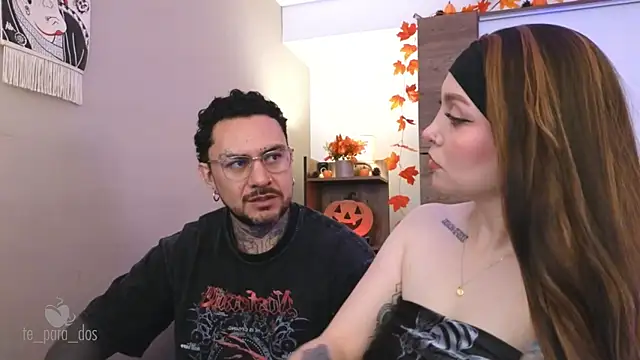 Snapshot of Te_para_2 chatting on 10.25.25 Te para 2 online show from 10.25.25