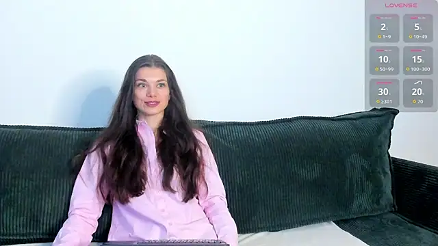 Snapshot of Eva_McCoy chatting on 11.10.25 Eva McCoy online show from 11.10.25