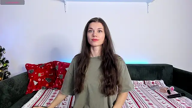 Snapshot of Eva_McCoy chatting on 12.15.25 Eva McCoy online show from 12.15.25