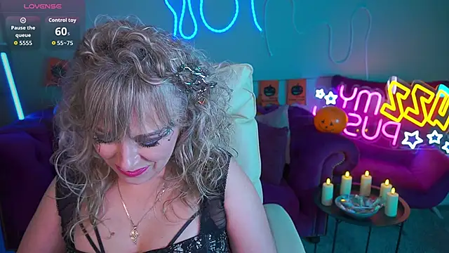 CandyLadyyy online show from 10.30.25