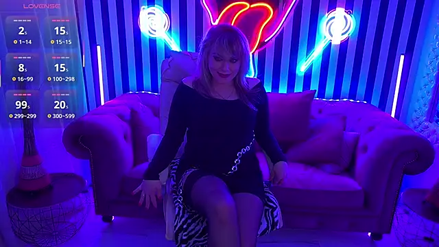 Snapshot of CandyLadyyy chatting on 04.19.26 CandyLadyyy online show from 04.19.26
