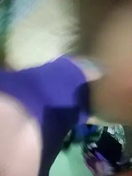 Snapshot of VictoriaLuxe chatting on 09.22.25 VictoriaLuxe online show from 09.22.25