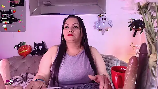 Snapshot of EllenaBoobs_ chatting on 10.16.25 EllenaBoobs online show from 10.16.25