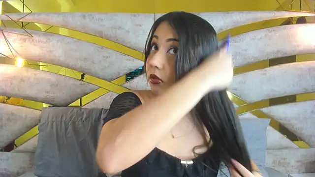 Snapshot of Sofiia_Rossee_ chatting on 10.29.25 Sofiia Rossee online show from 10.29.25