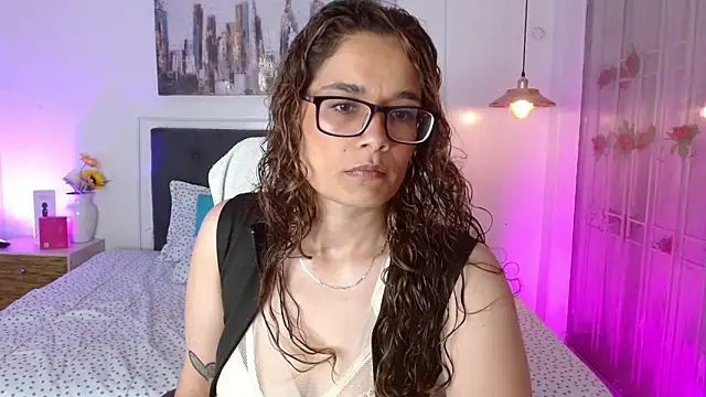 Snapshot of Rose_Thompson1 chatting on 05.17.26 Rose Thompson1 online show from 05.17.26