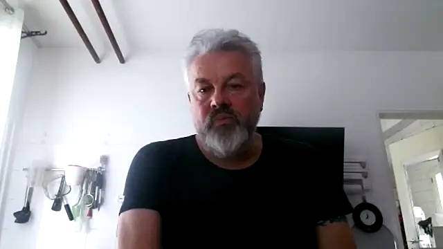 Snapshot of Berg_Boy chatting on 02.04.26 Berg Boy online show from 02.04.26