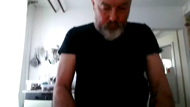 Snapshot of Berg_Boy chatting on 02.15.26 Berg Boy online show from 02.15.26