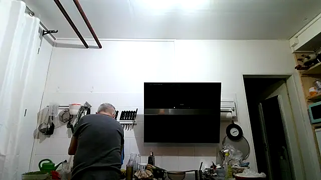 Snapshot of Berg_Boy chatting on 02.24.26 Berg Boy online show from 02.24.26