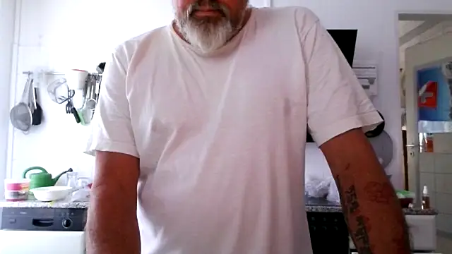 Snapshot of Berg_Boy chatting on 03.17.26 Berg Boy online show from 03.17.26