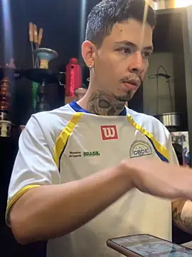 Snapshot of craxybaby chatting on 10.13.25 craxybaby online show from 10.13.25