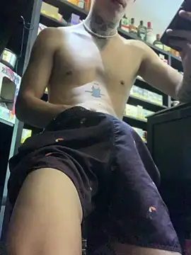 Snapshot of craxybaby chatting on 10.23.25 craxybaby online show from 10.23.25