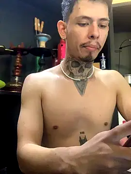 Snapshot of craxybaby chatting on 11.11.25 craxybaby online show from 11.11.25