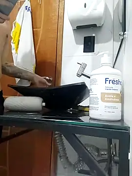 Snapshot of craxybaby chatting on 11.17.25 craxybaby online show from 11.17.25