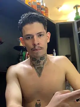 Snapshot of craxybaby chatting on 11.18.25 craxybaby online show from 11.18.25