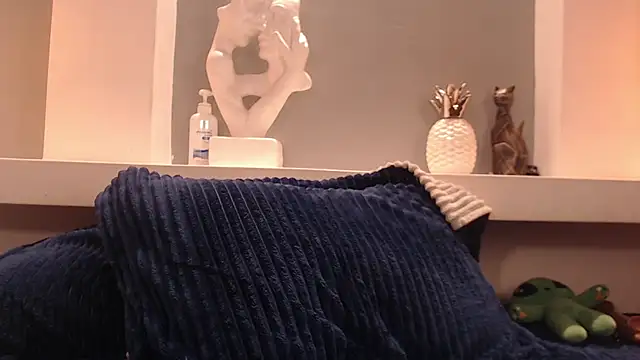 milu w4llace online show from 11.15.25