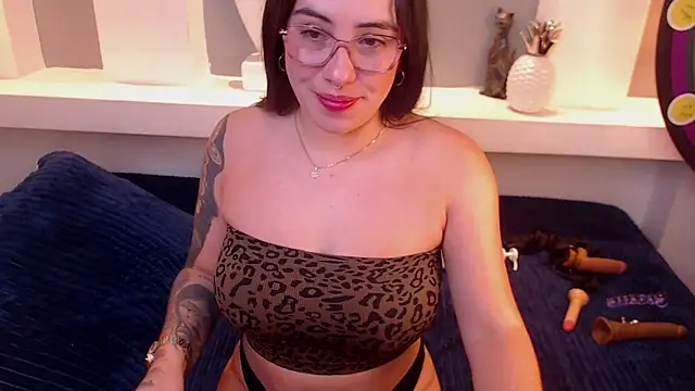 milu w4llace online show from 12.13.25