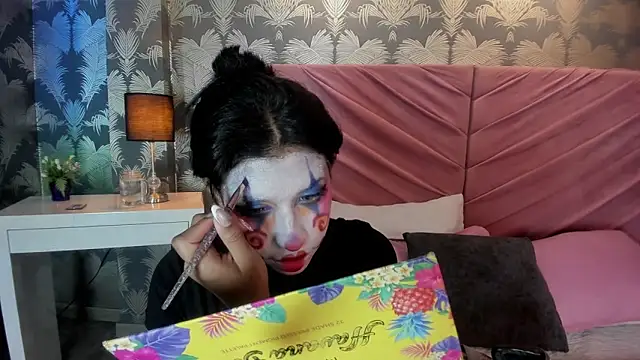 Karin Ks online show from 03.04.26